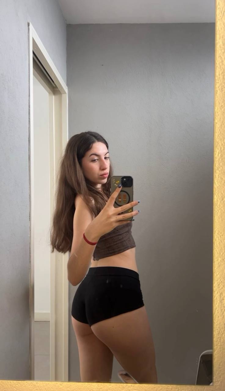 Amber in her underwear in Coimbatore