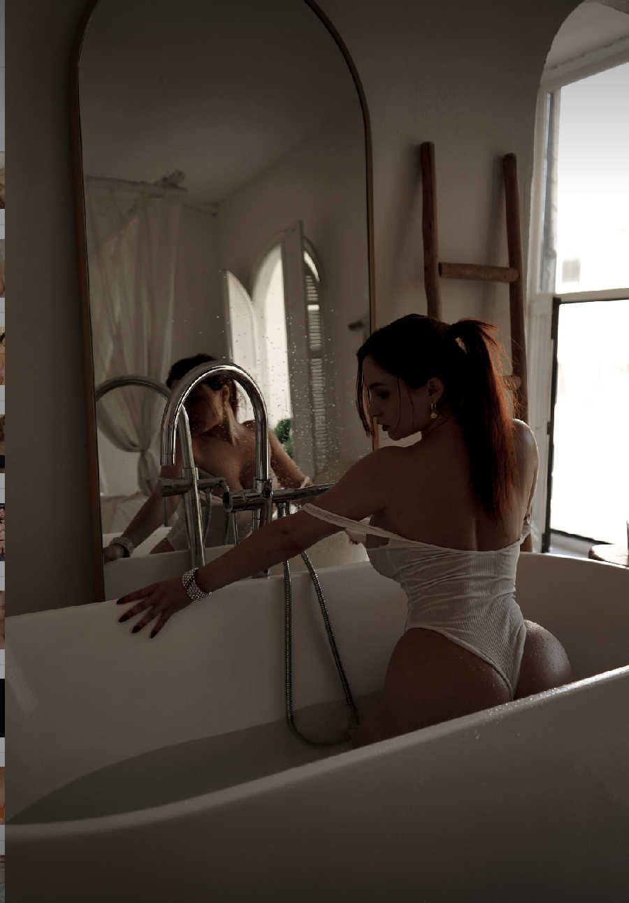 A playful frame from Miranda Faith nude — online in Coimbatore