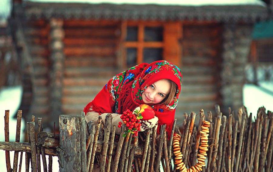 Sexy girl Women in Slavic costumes in Coimbatore