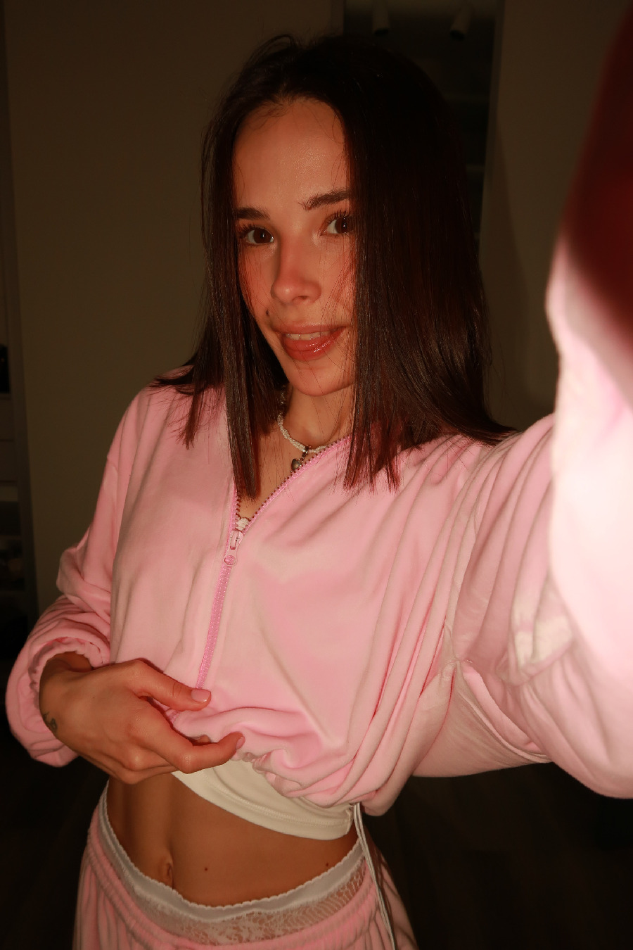 Tina brings the glow — live moments in Coimbatore